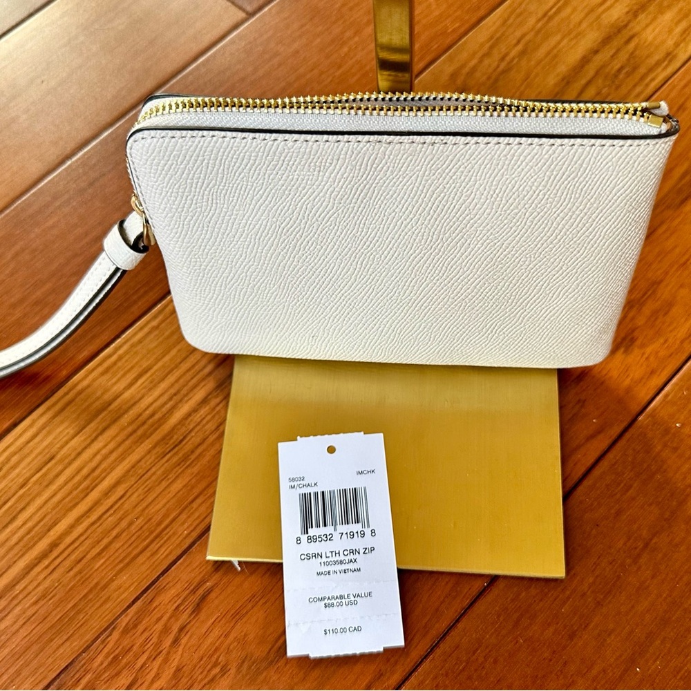 Coach Ivory Pebbled Leather Wristlet NWT - Picture 3 of 10